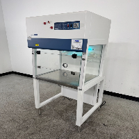 Esco 2' PCR Cabinet image 1